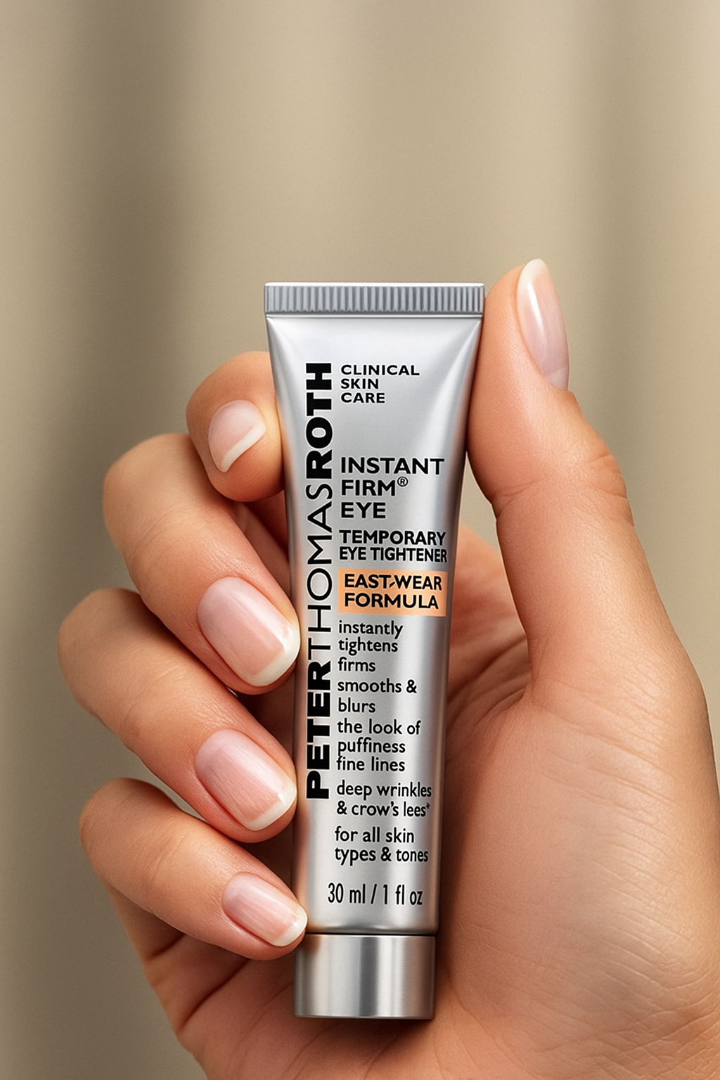 Nivela — Le correcteur de cernes instantané qui illumine le regard et lisse les signes de fatigue dès l’application.